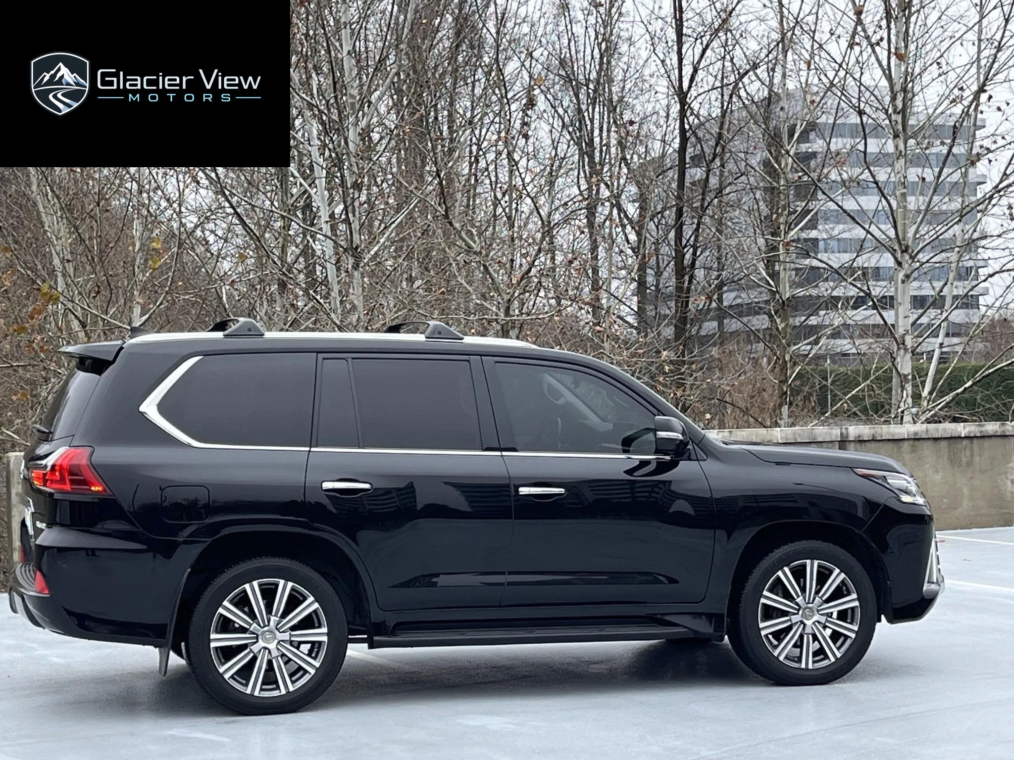 2016 Lexus LX570 photo 3