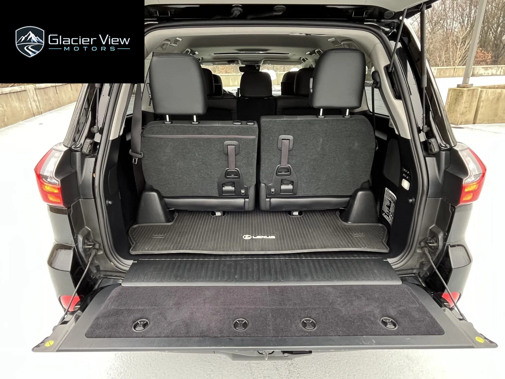 2016 Lexus LX570 photo 8