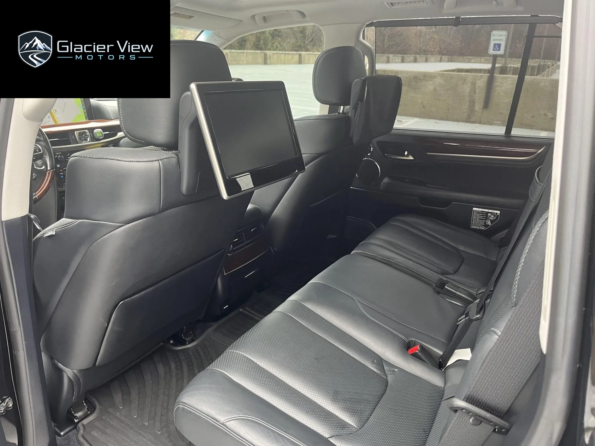 2016 Lexus LX570 photo 11