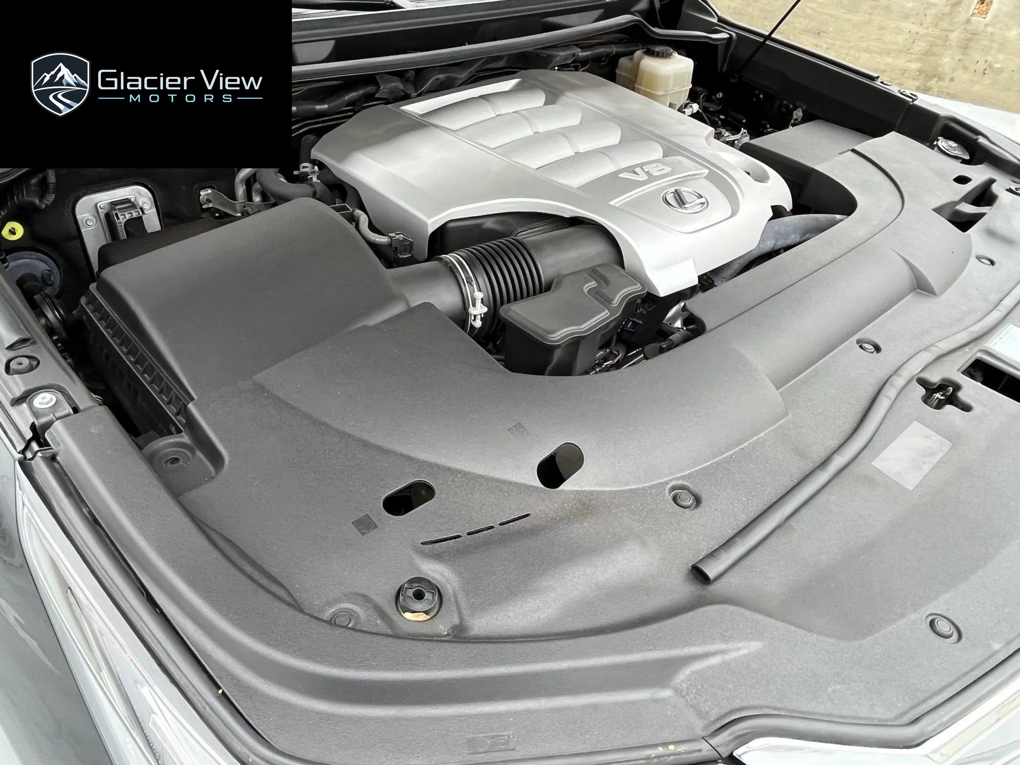 2016 Lexus LX570 photo 12