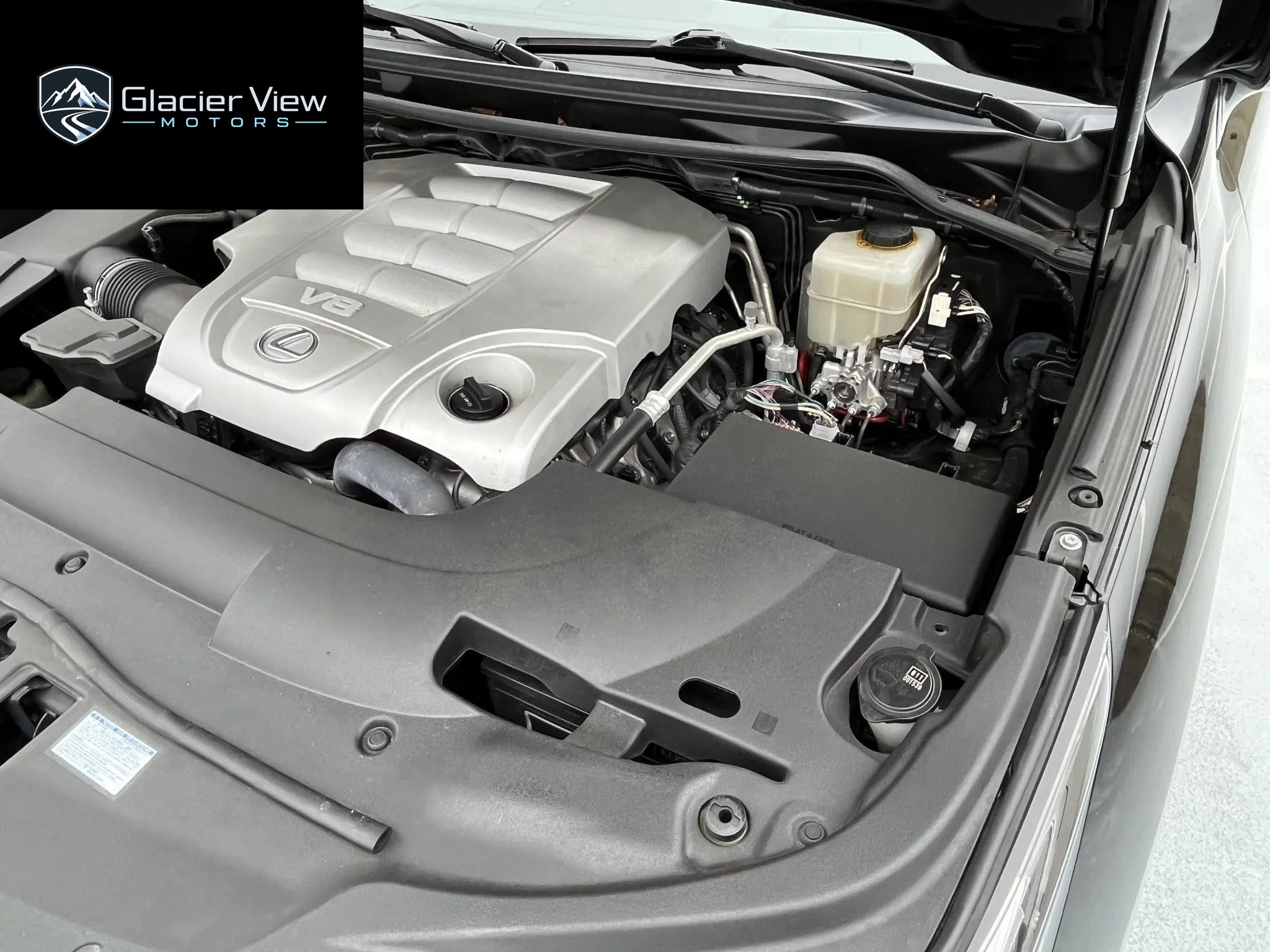 2016 Lexus LX570 photo 13