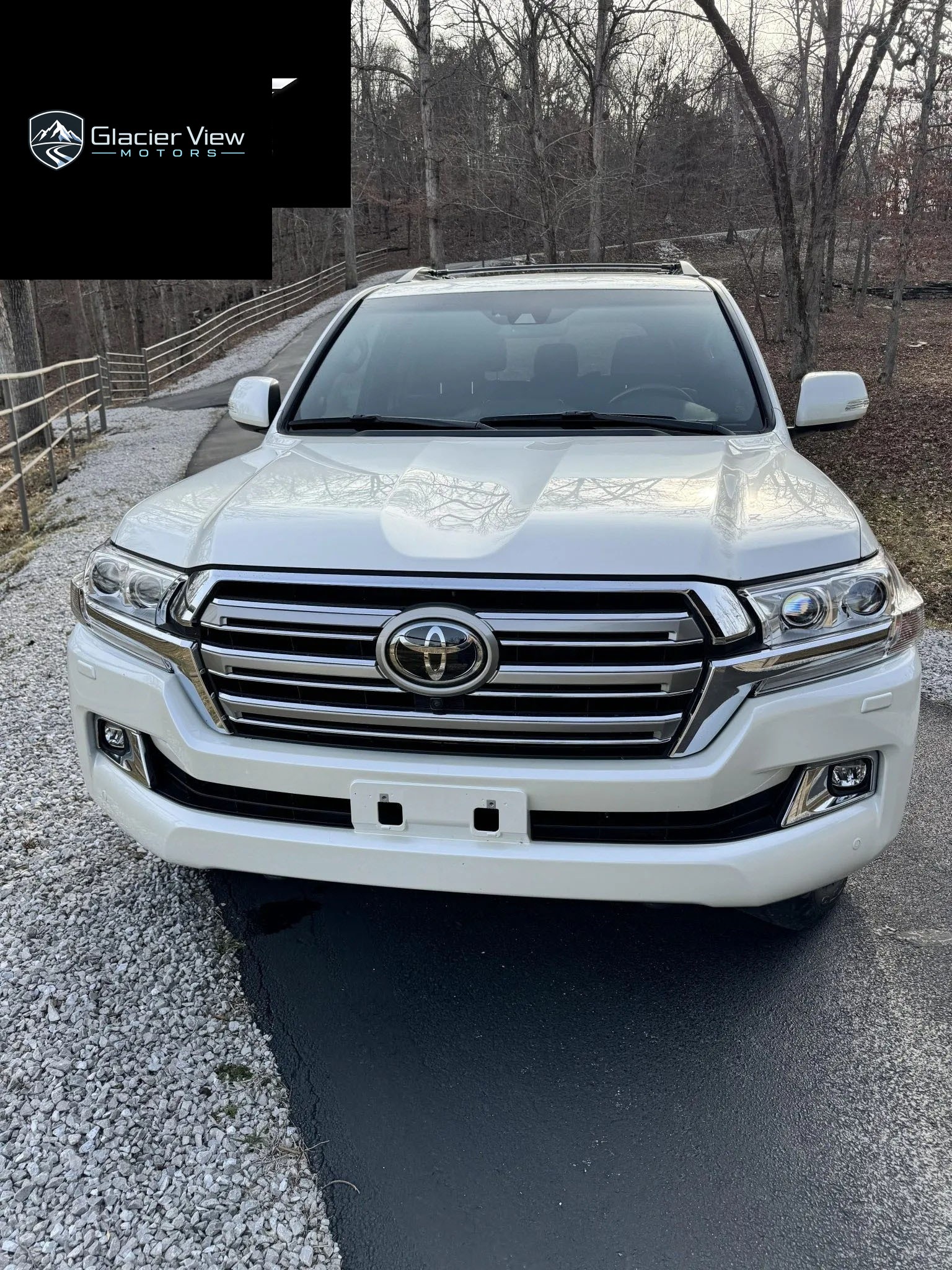 2021 Toyota Land Cruiser photo 1