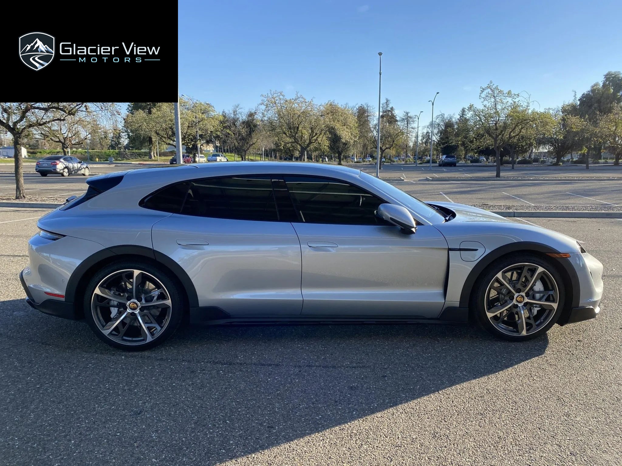2022 Porsche Taycan Turbo Cross Turismo photo 3