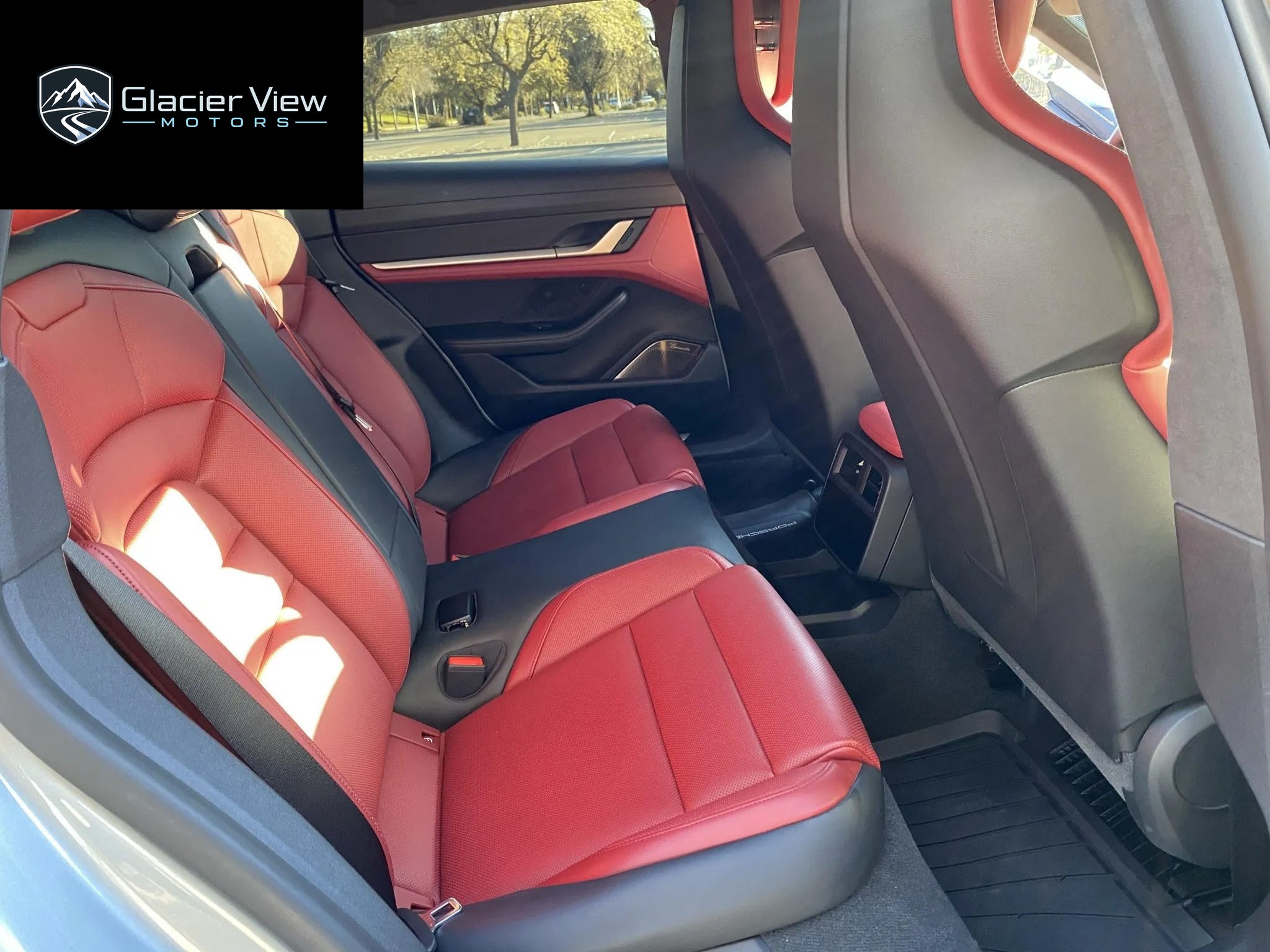 2022 Porsche Taycan Turbo Cross Turismo photo 12