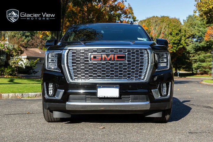 2023 GMC Yukon XL Denali photo 1