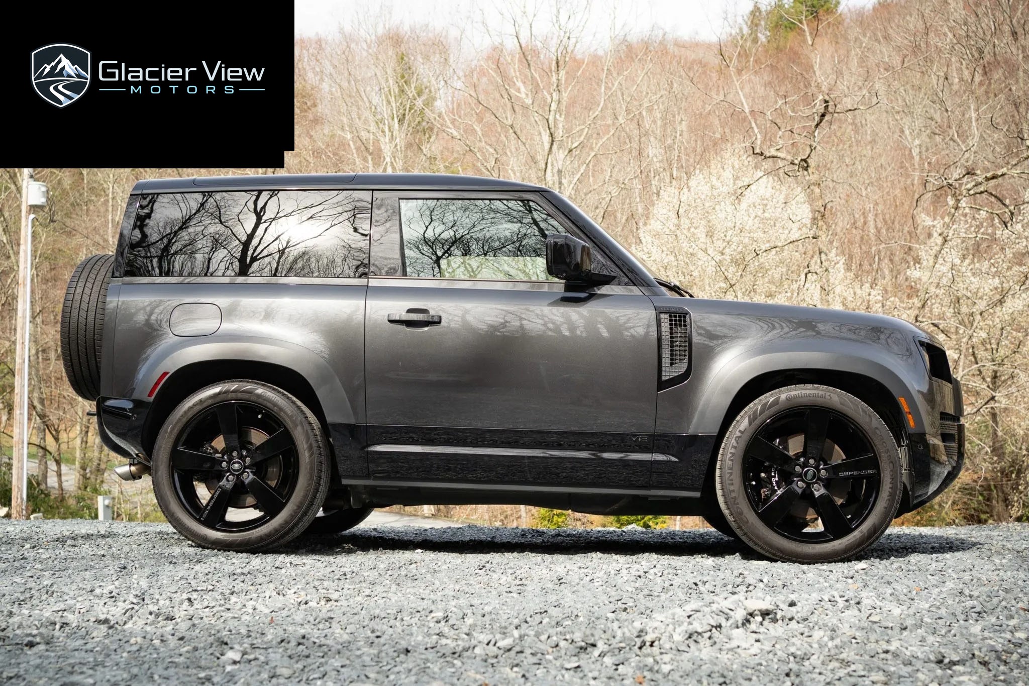 2023 Land Rover Defender 90 photo 3
